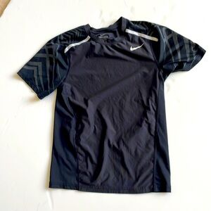 Nike boys shirt